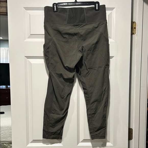 Athleta Trekkie Hybrid Crop Tight - Picture 4 of 6